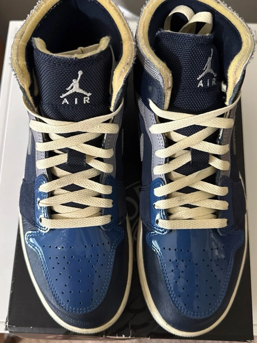 Air Jordan 1 Mid SE Craft Obsidian French Blue